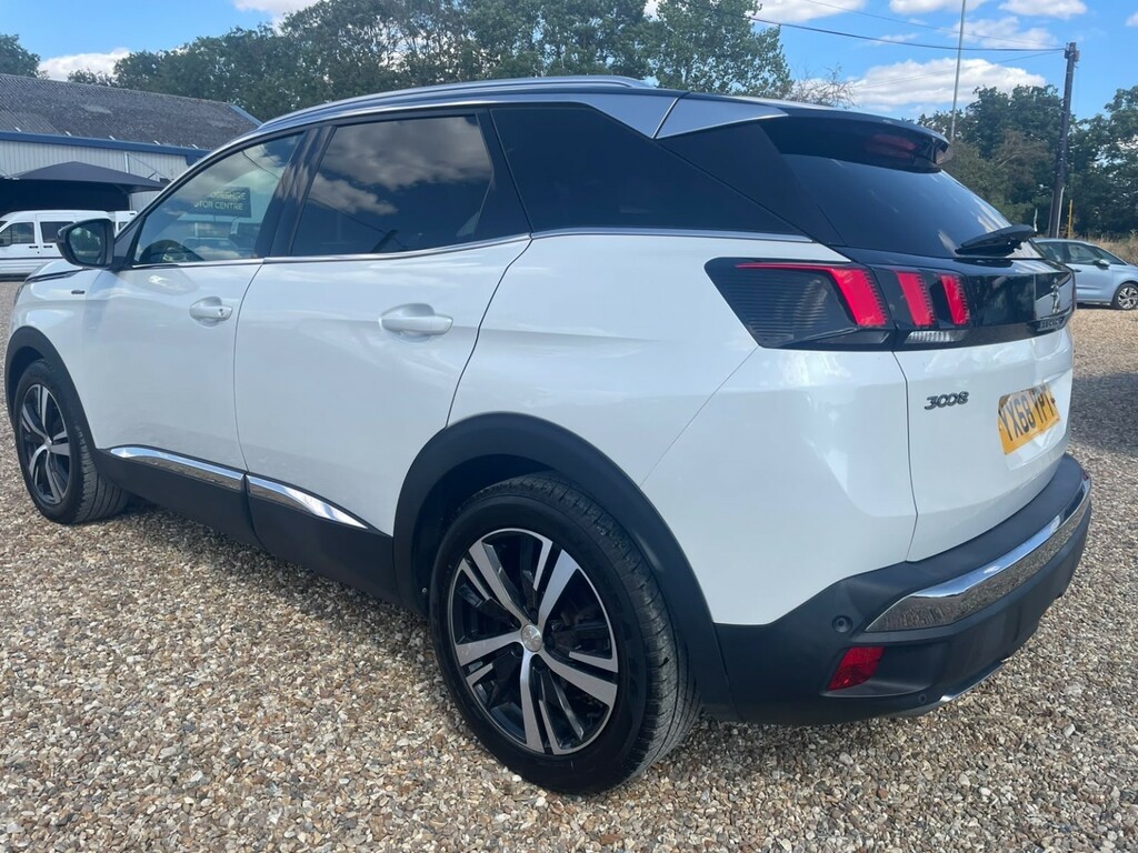 Peugeot 3008 1.2 Puretech Gt Line White #4