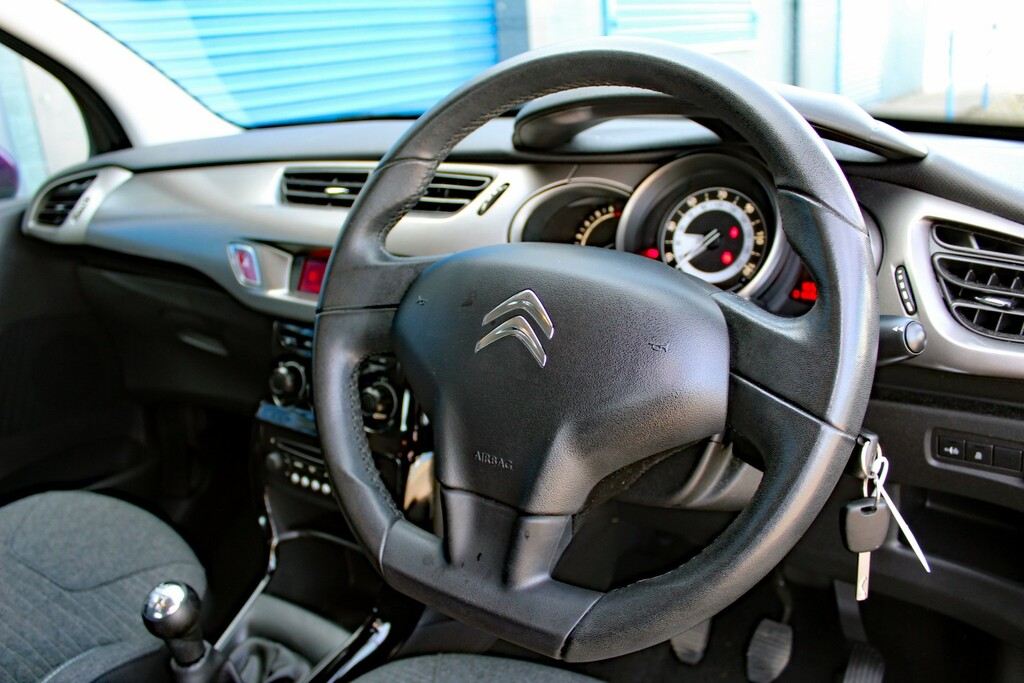 Citroen C3 1.6 Bluehdi 100 Platinum 17In Alloys Purple #14