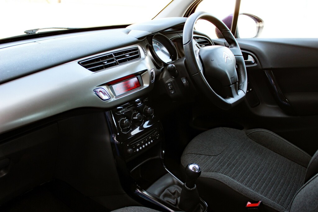 Citroen C3 1.6 Bluehdi 100 Platinum 17In Alloys Purple #15