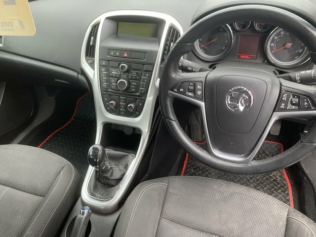 Vauxhall Astra 1.4 16V Sri Hatchback Euro 5 10 White #4