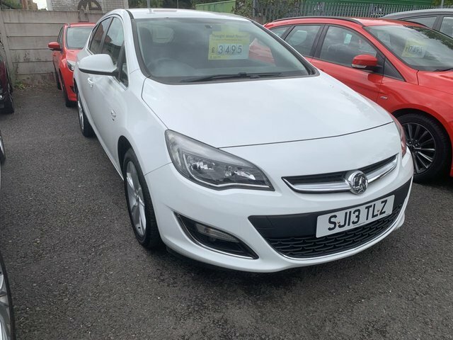 Vauxhall Astra 1.4 16V Sri Hatchback Euro 5 10 White