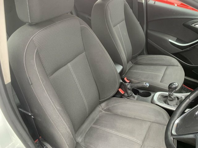Vauxhall Astra 1.4 16V Sri Hatchback Euro 5 10 White #5