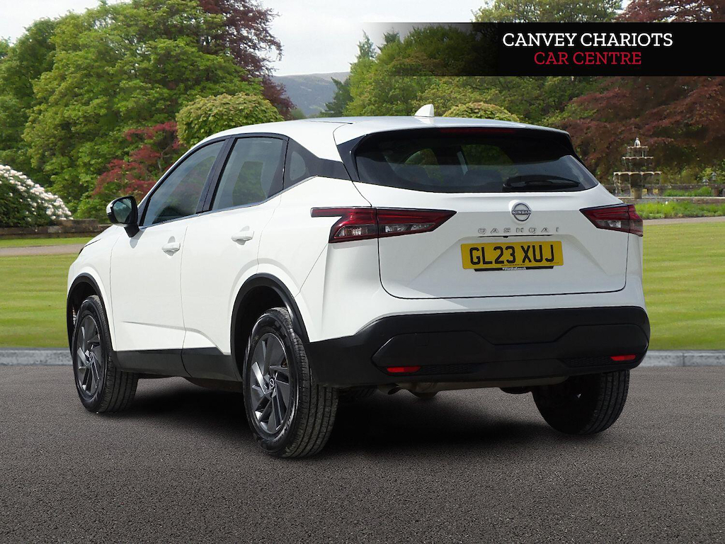 Nissan Qashqai 1.3 Dig-t Mhev Acenta Premium Euro 6 Ss GL23XUJ White #4