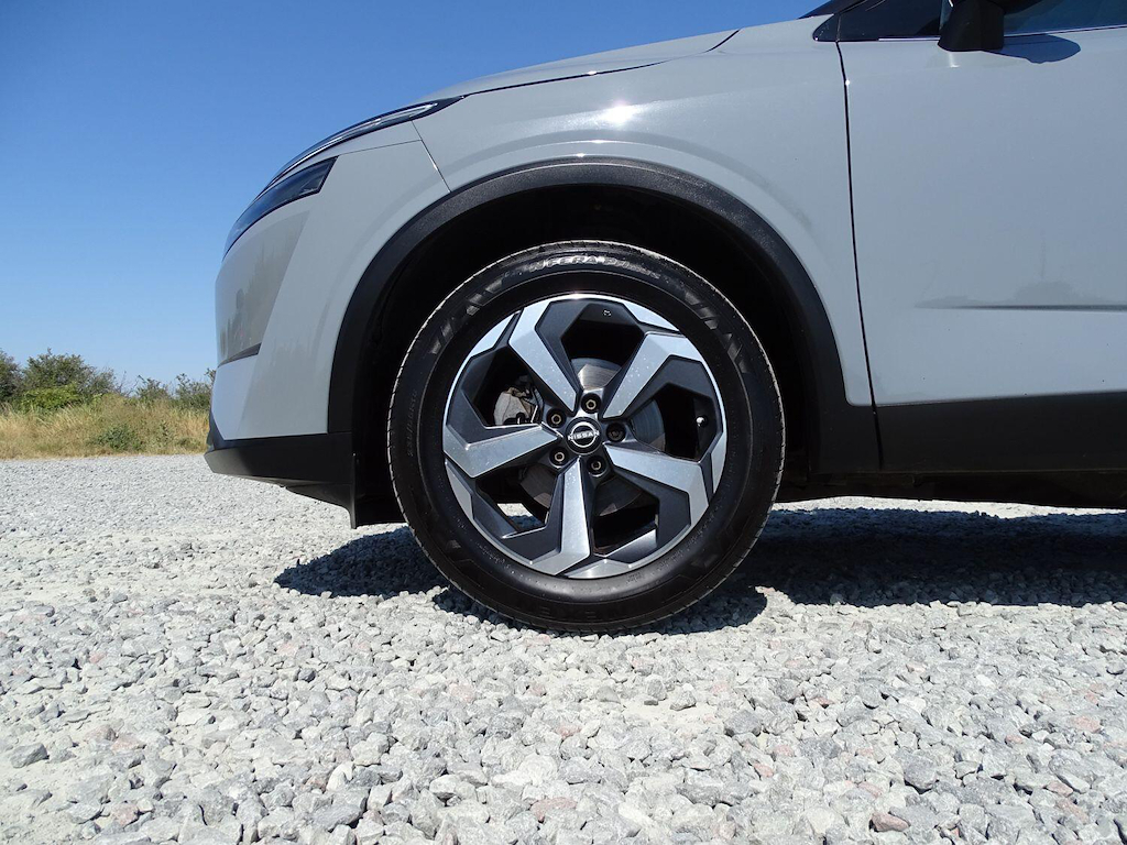 Nissan Qashqai 1.3 Dig-t Mhev N-connecta Euro 6 Ss Grey