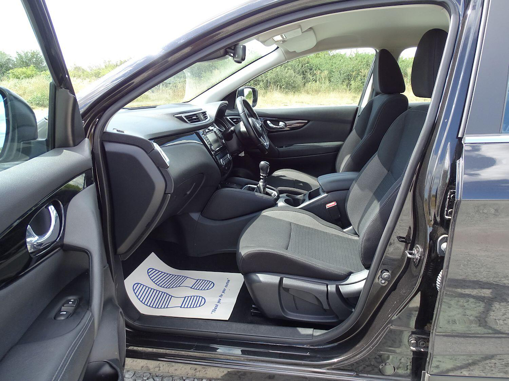 Nissan Qashqai Hatchback #13