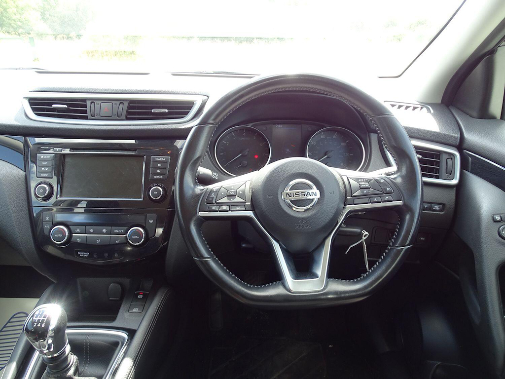Nissan Qashqai Hatchback #18