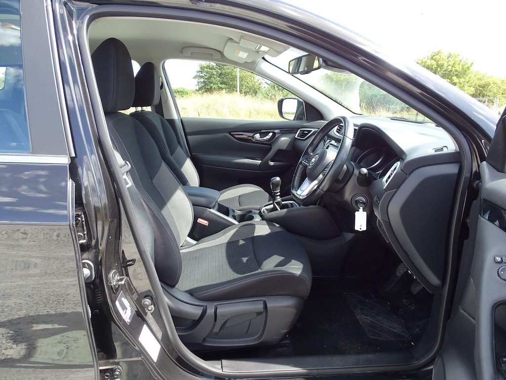 Nissan Qashqai Hatchback #19