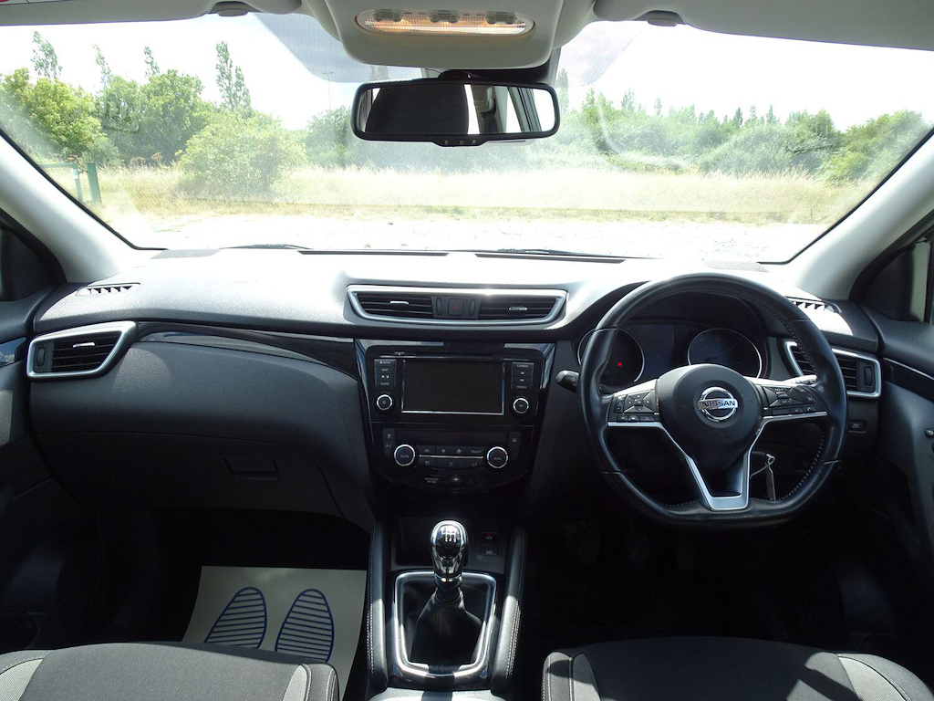 Nissan Qashqai Hatchback #17
