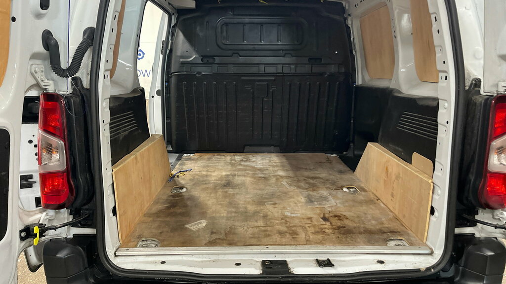 Vauxhall Combo 1.5 Turbo D 2300 Prime Panel Van WP23UOT White #6