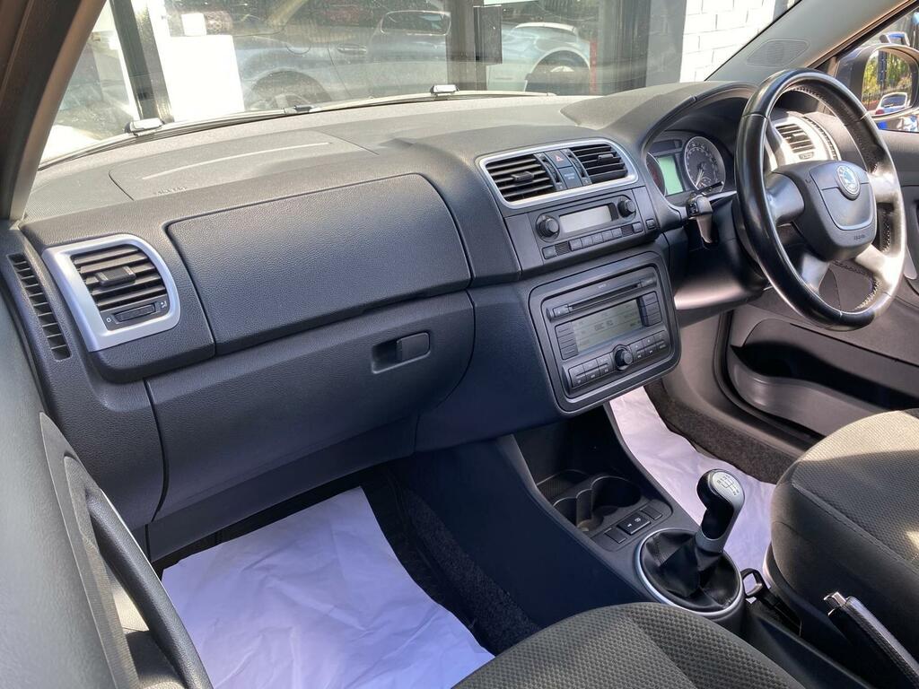 Skoda Fabia Estate 1.4 Tdi Pure Drive Scout 201060 Silver #6