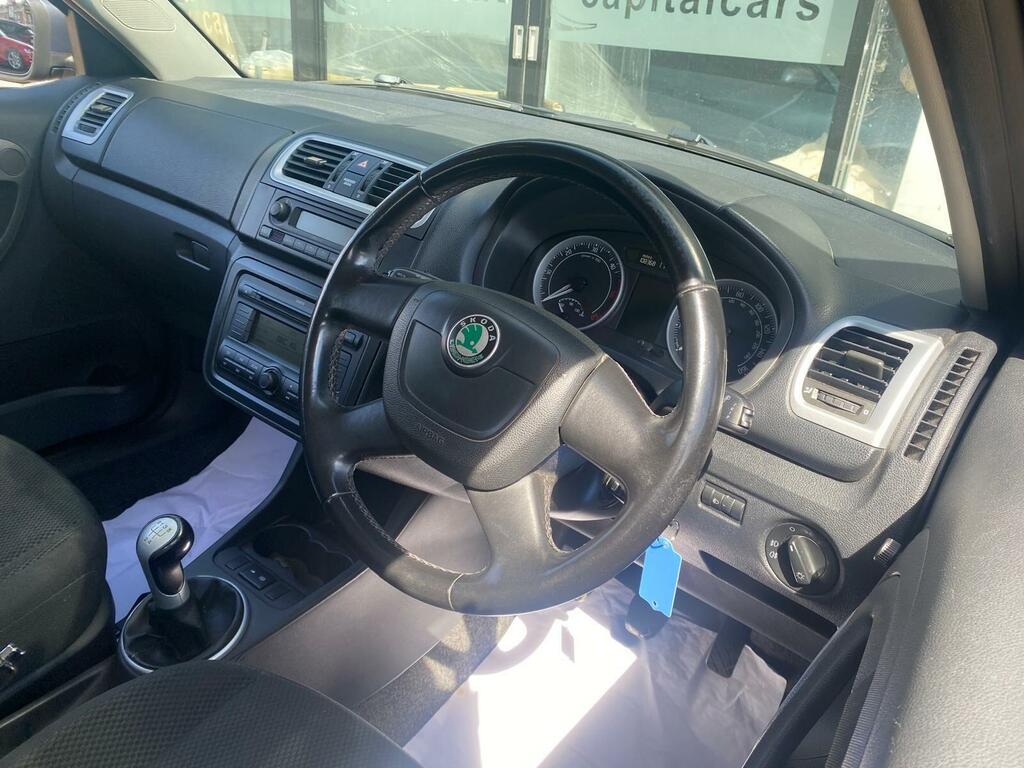Skoda Fabia Estate 1.4 Tdi Pure Drive Scout 201060 Silver #5