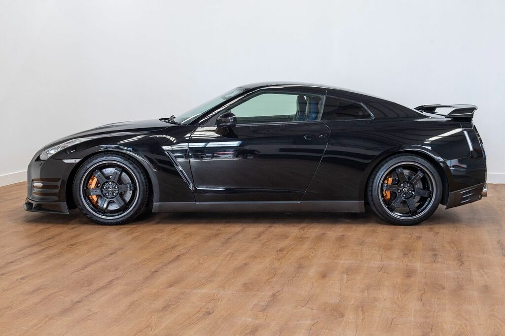 Nissan GT-R Coupe Black #4