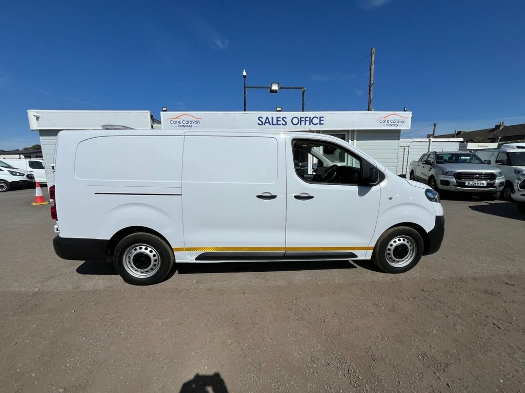 Vauxhall Vivaro 2L Prime 6Dr White #3