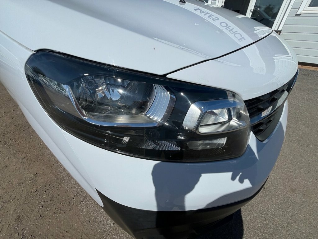 Vauxhall Vivaro 2L Prime 6Dr White #5