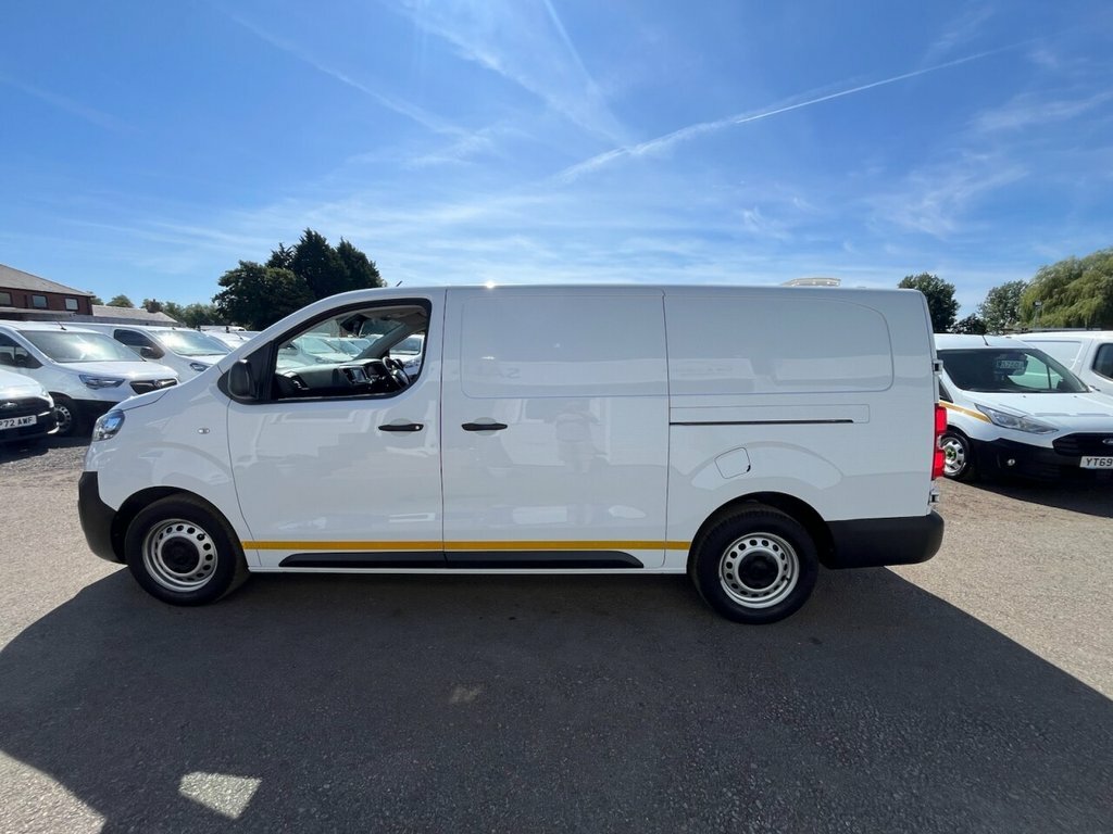 Vauxhall Vivaro 2L Prime 6Dr White #2