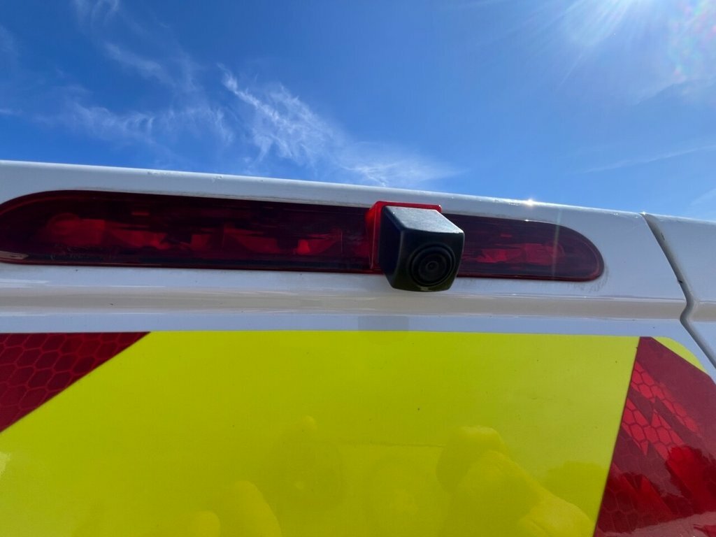 Vauxhall Vivaro 2L Prime 6Dr White #6