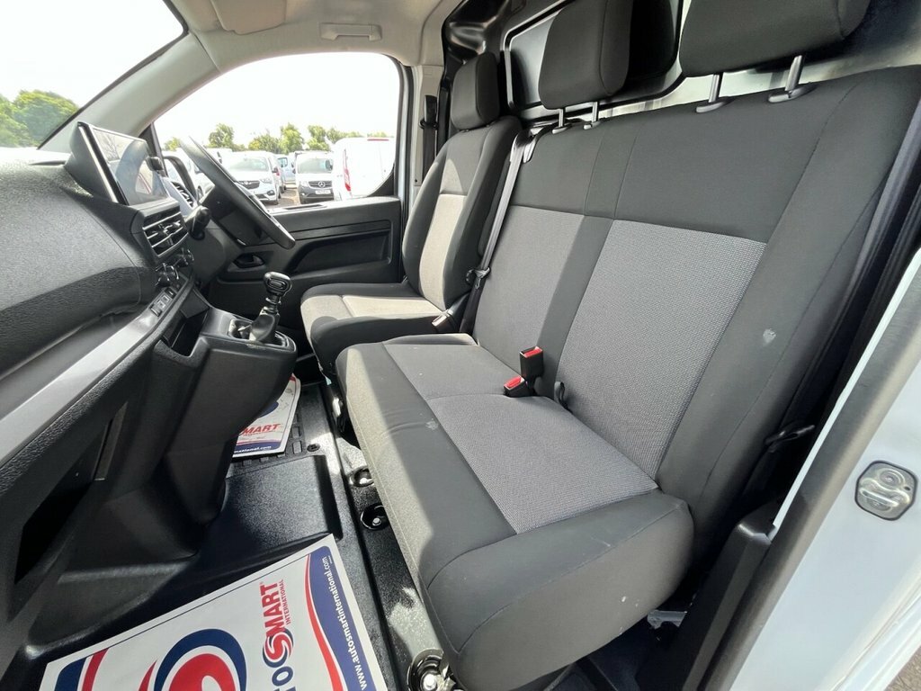Vauxhall Vivaro 1.5 Turbo D 120 Pro H1 Van White #40