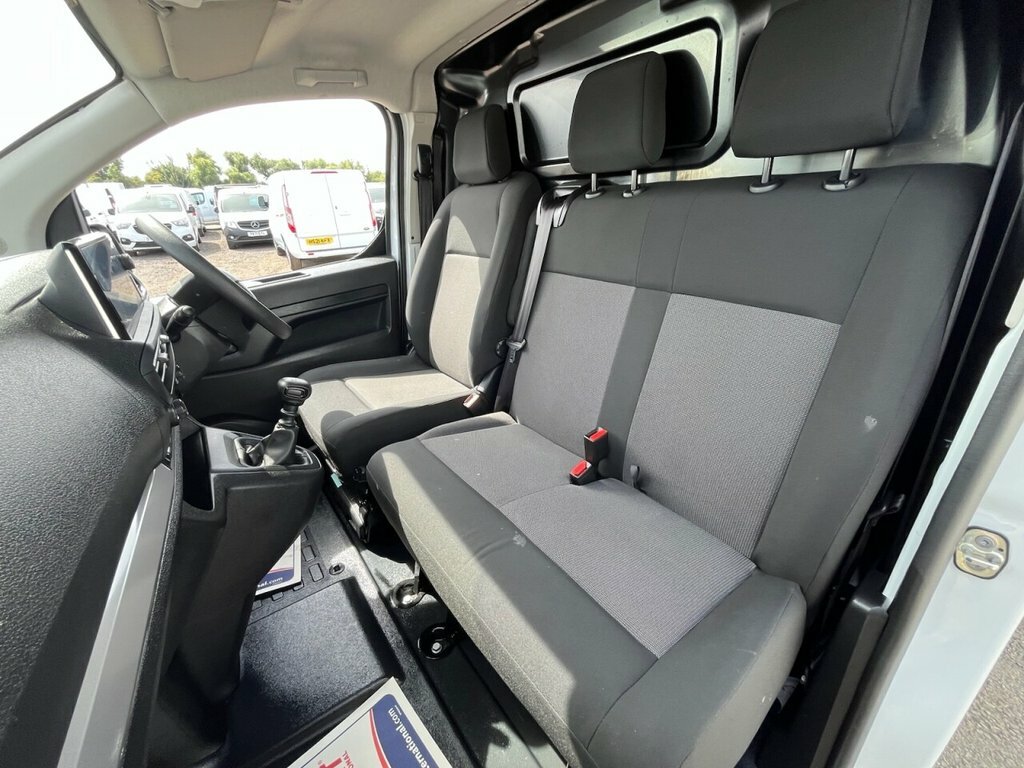 Vauxhall Vivaro 1.5 Turbo D 120 Pro H1 Van White #41