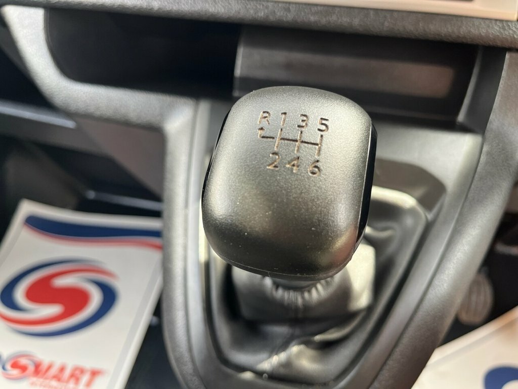 Vauxhall Vivaro 1.5 Turbo D 120 Pro H1 Van White #37