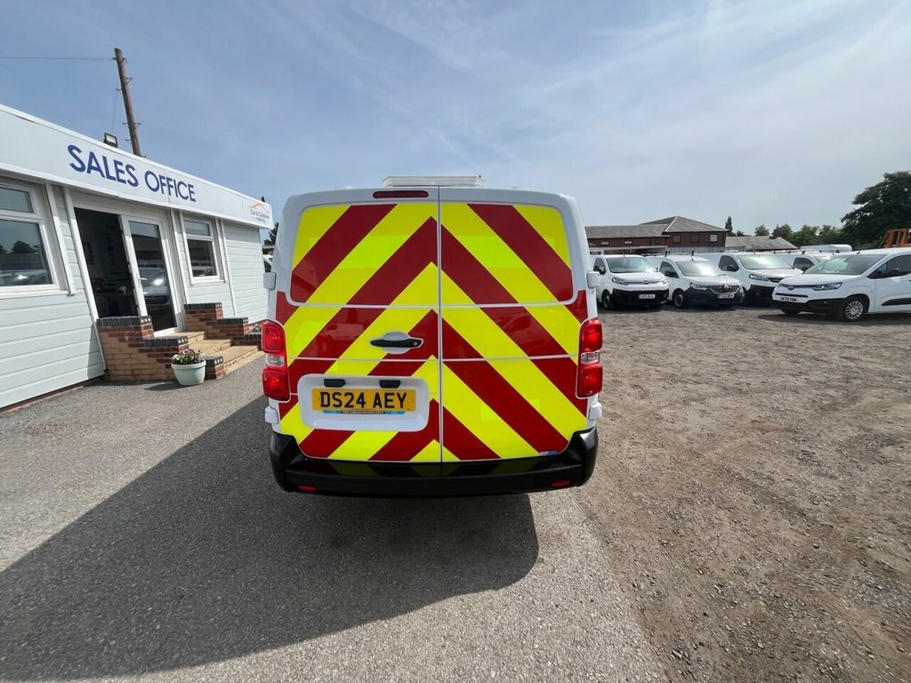 Vauxhall Vivaro 1.5 Turbo D 120 Pro H1 Van White #3