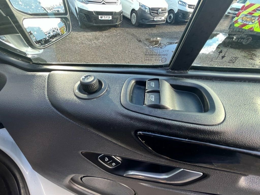 Ford Transit Custom 130Ps 320 Limited 6 Seat L2 H1 Euro 6 With 1 Owner White #29
