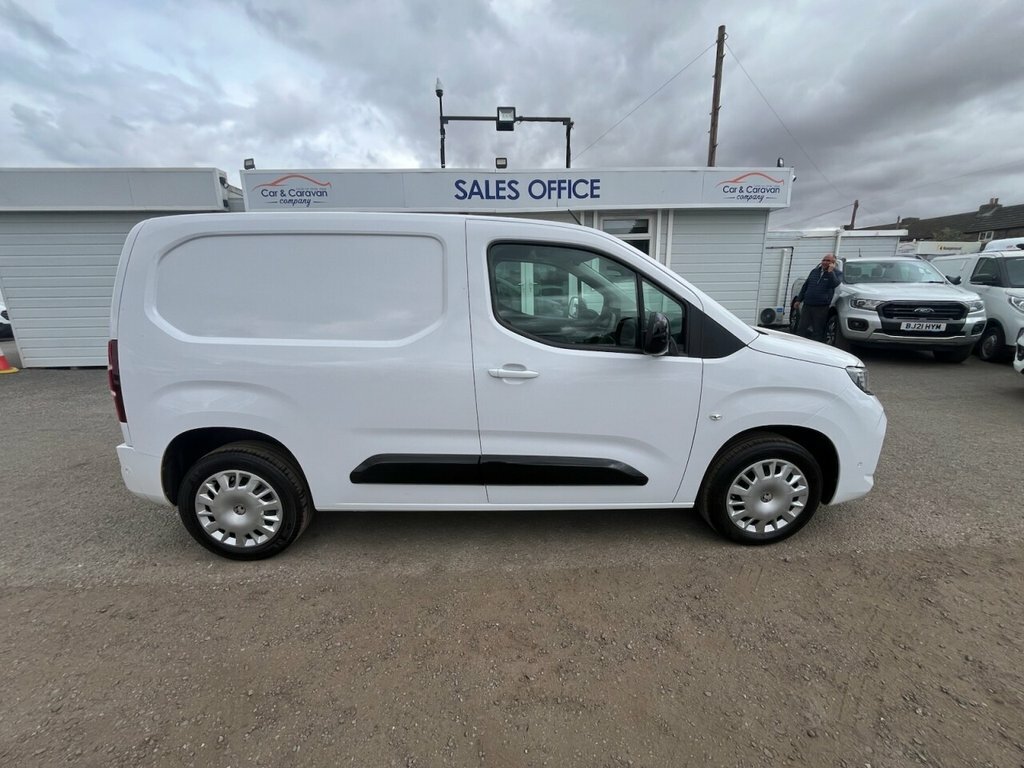 Vauxhall Combo 1.5L Pro White #5