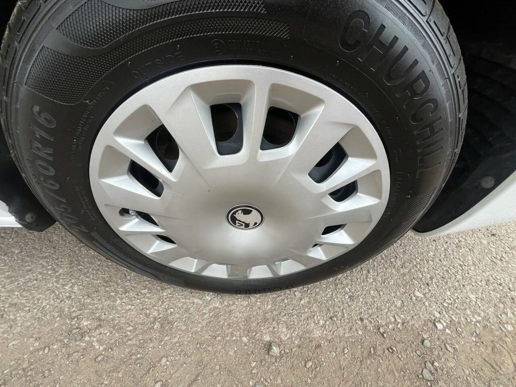 Vauxhall Combo 1.5L Pro White #6