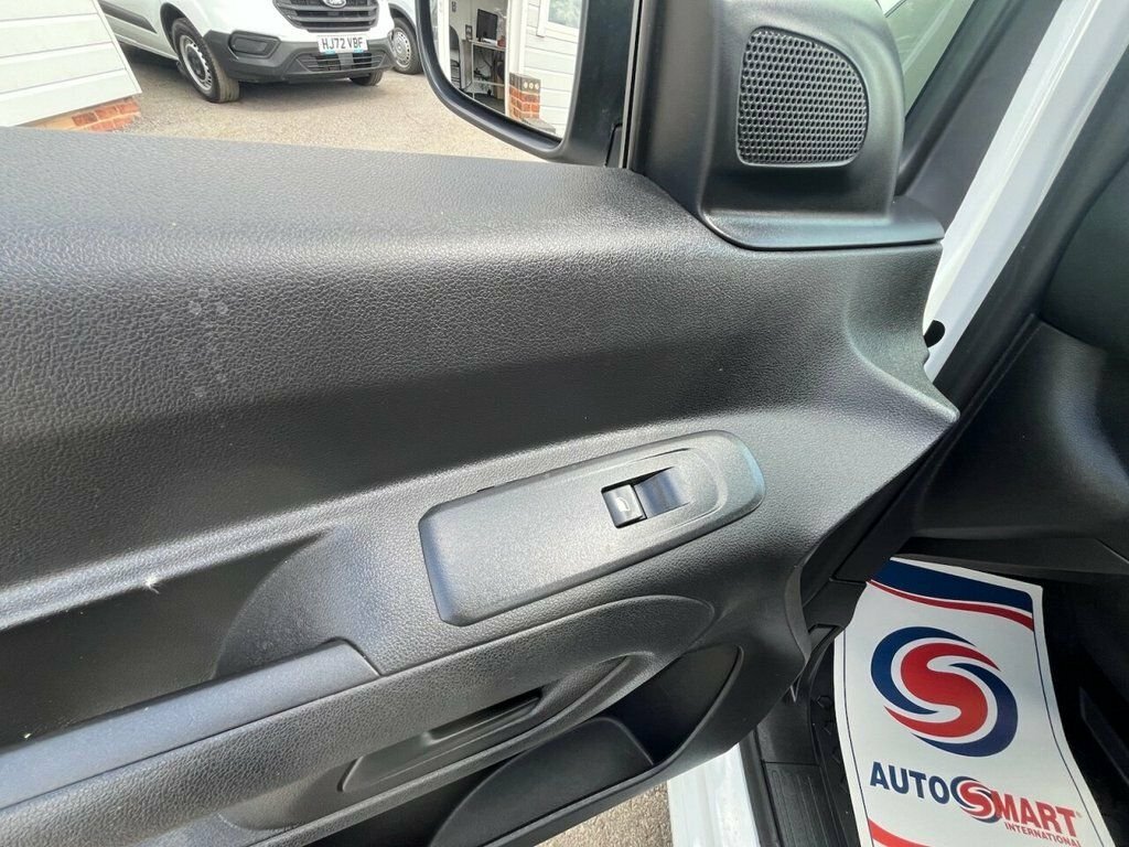 Vauxhall Combo 1.5 L 1.5 Turbo D 2300 Sportive L2 H1 Euro 6 Ss Grey #14