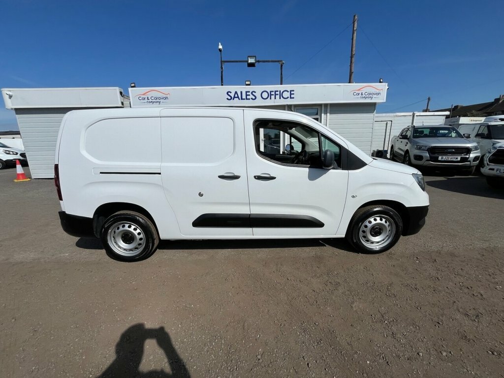 Vauxhall Combo 1.6L Edition 6Dr White #2