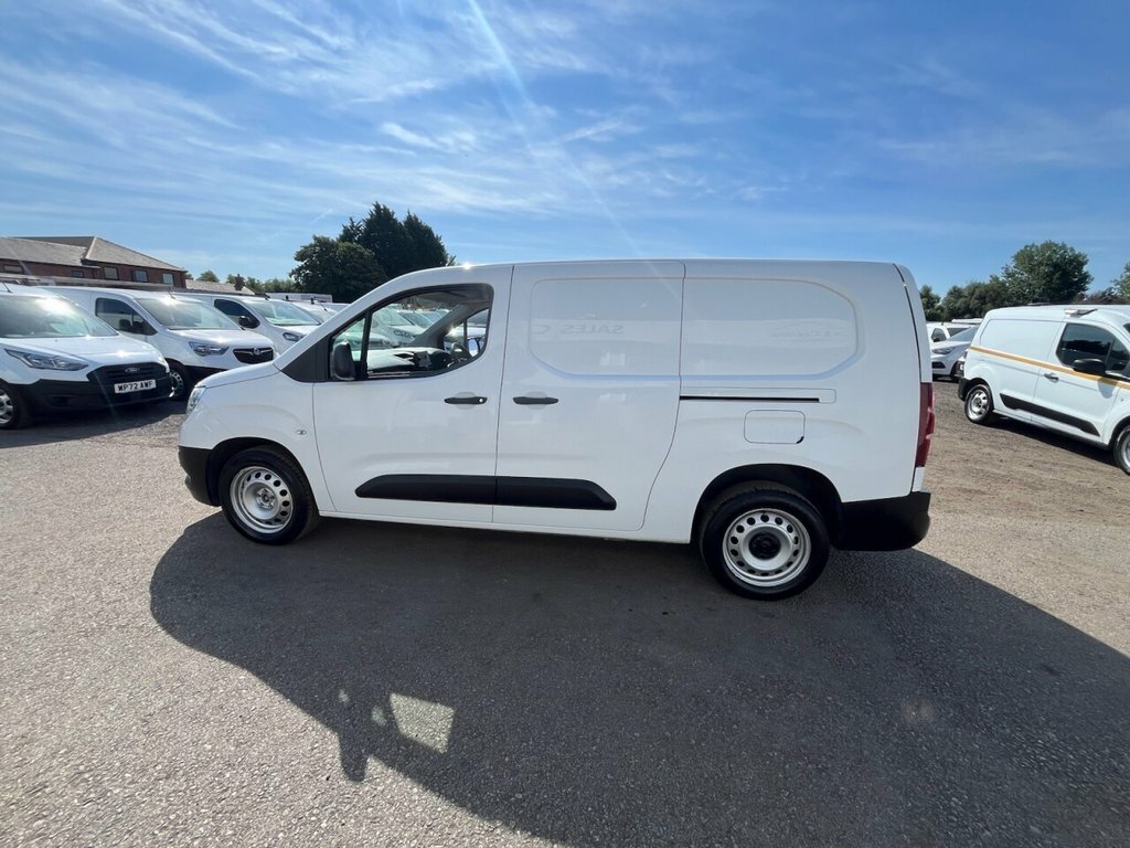 Vauxhall Combo 1.6L Edition 6Dr White #3