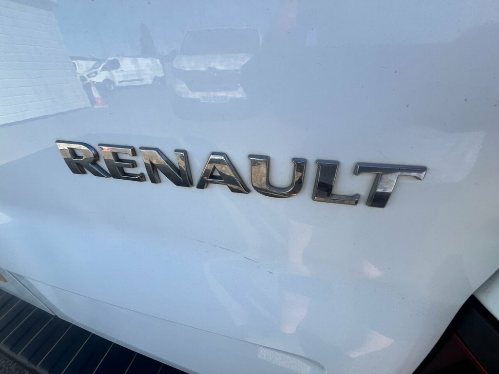 Renault Trafic 2L Business White #6