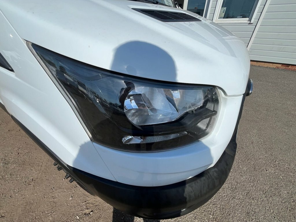 Ford Transit Custom 2L Leader White #4