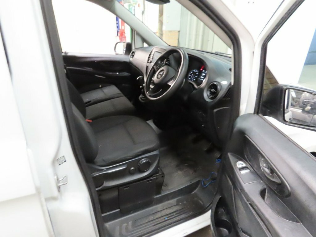 Mercedes-Benz Vito 114 Cdi Pro 9-Seater 9G-tronic Silver #9