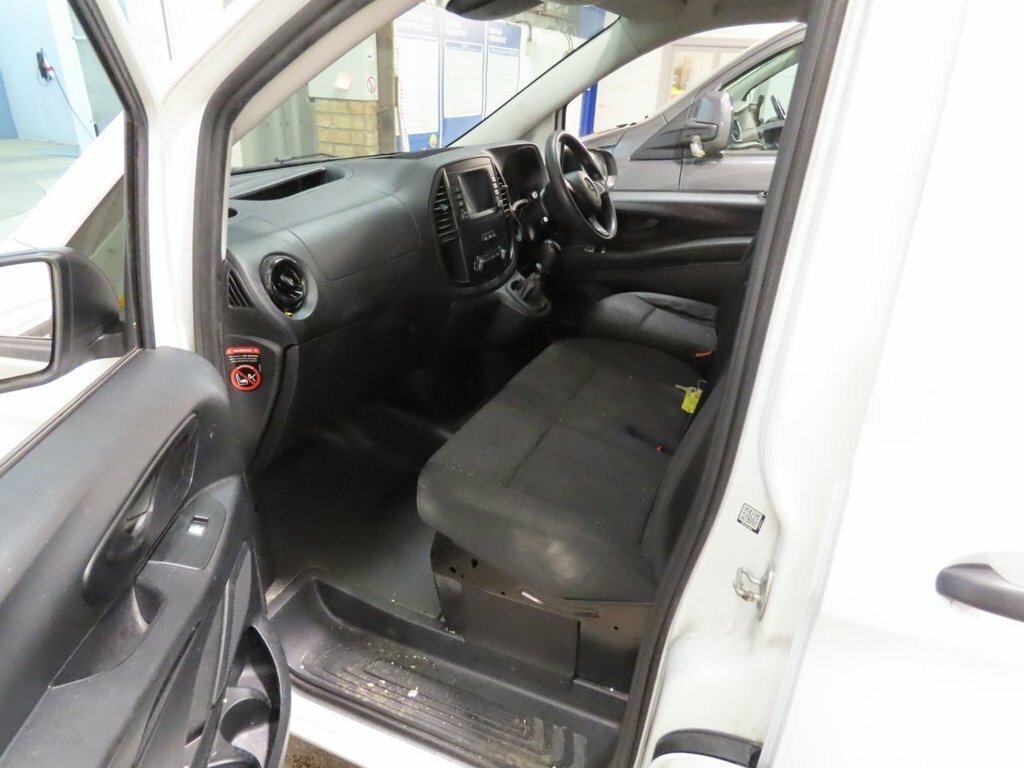 Mercedes-Benz Vito 114 Cdi Pro 9-Seater 9G-tronic Silver #10