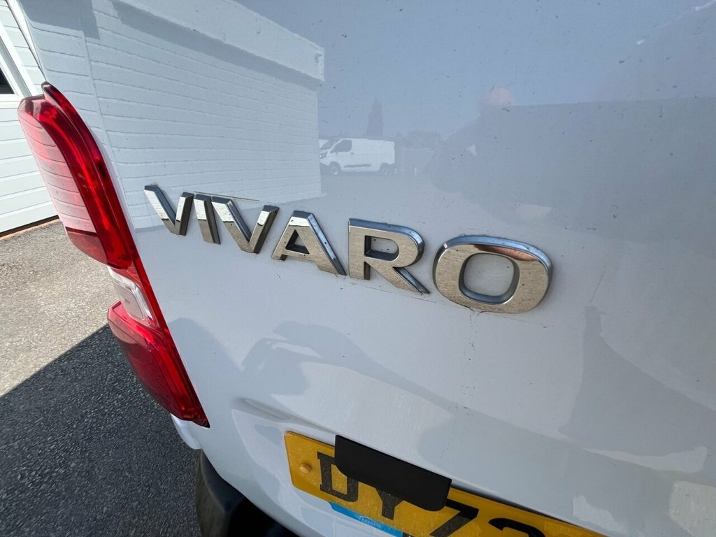 Vauxhall Vivaro 1.5L Prime 6Dr White #5