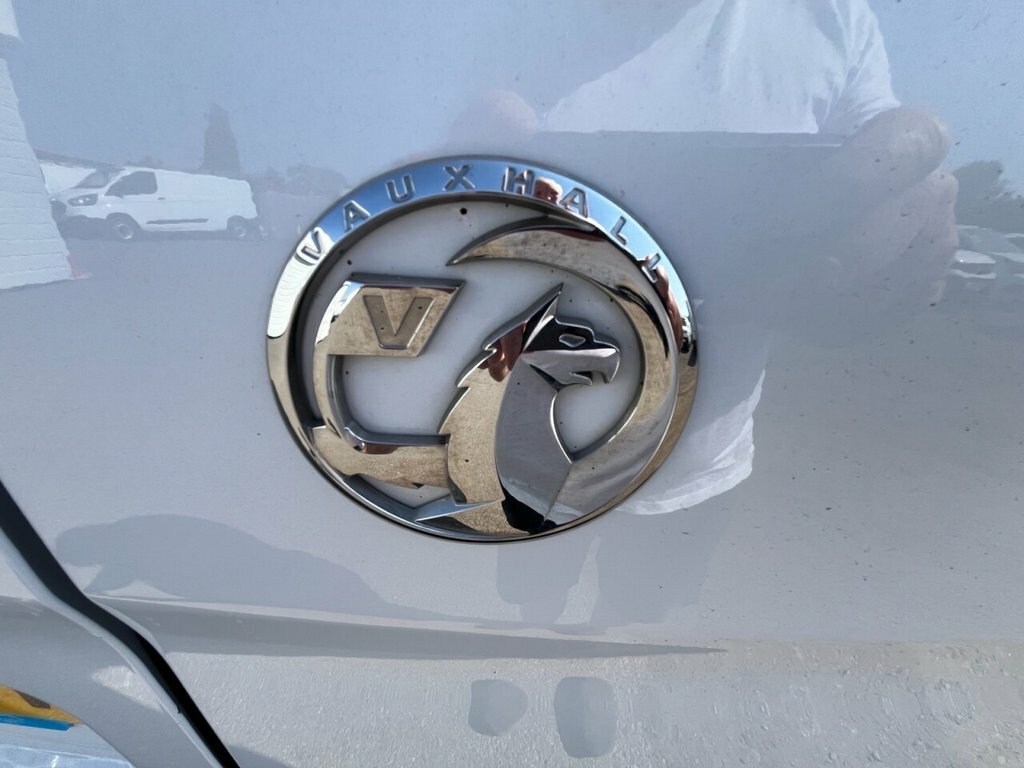Vauxhall Vivaro 1.5L Prime 6Dr White #6
