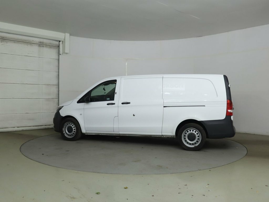 Mercedes-Benz Vito 2L Progressive White #5
