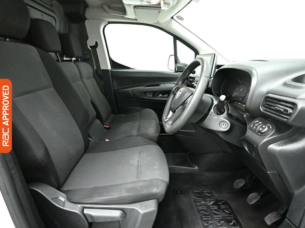 Vauxhall Combo 1.5 Turbo D 2300 Sportive Panel Van Man DN21XPJ White #2