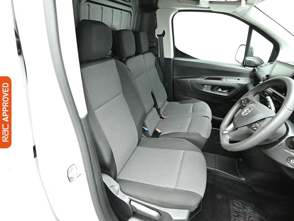 Vauxhall Combo-e Life 2300 50Kwh Pro Panel Van 6Dr L2 7.4 White #2
