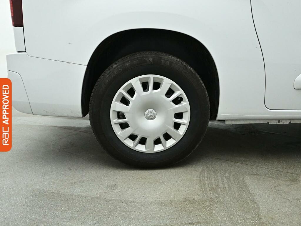 Vauxhall Combo-e Life 2300 50Kwh Pro Panel Van 6Dr L2 7.4 White #3