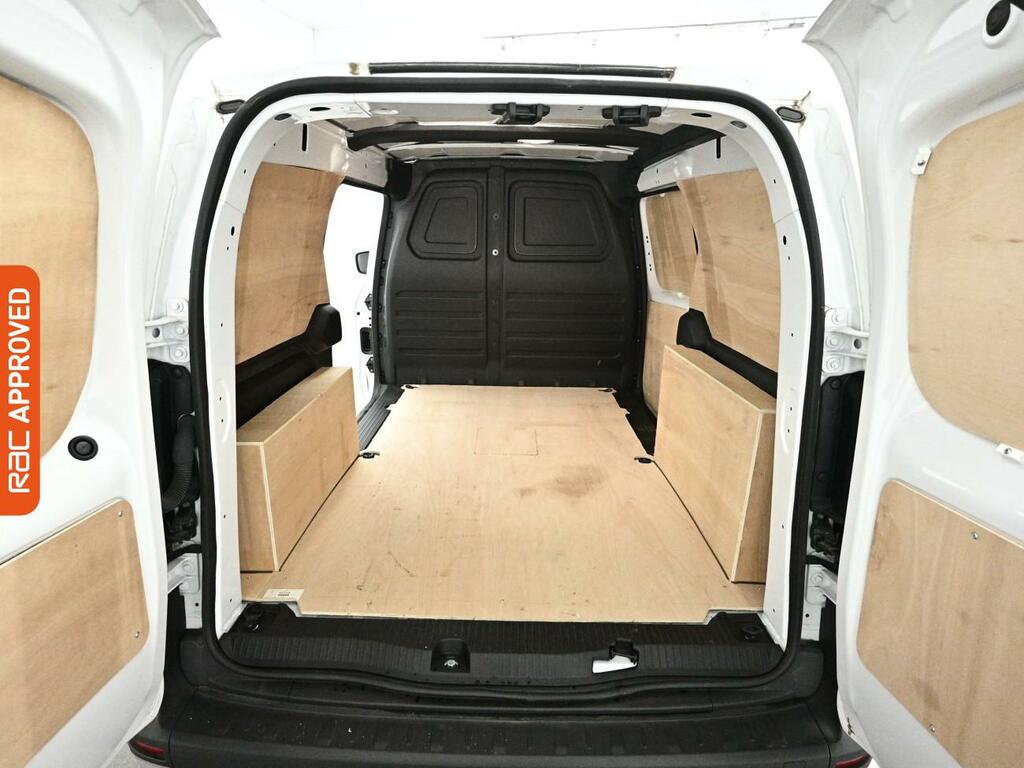 Nissan TOWNSTAR 45Kwh Tekna Panel Van 6Dr L2 122 Ps White #3