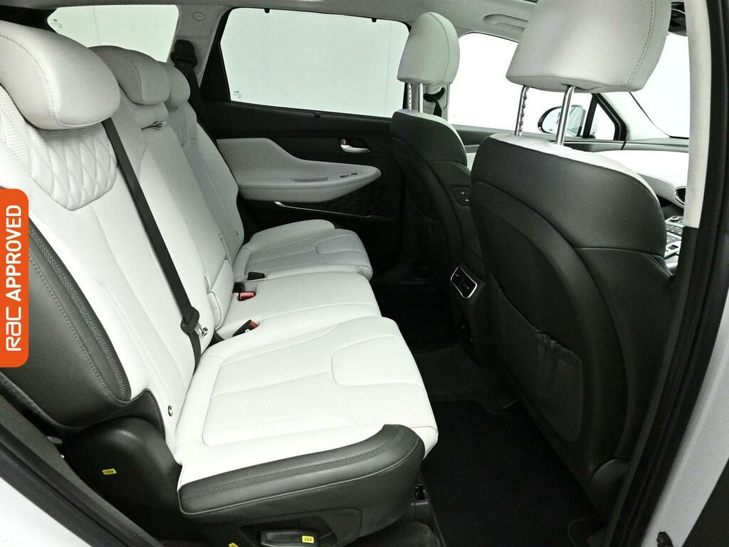 Hyundai Santa Fe Premium White #11