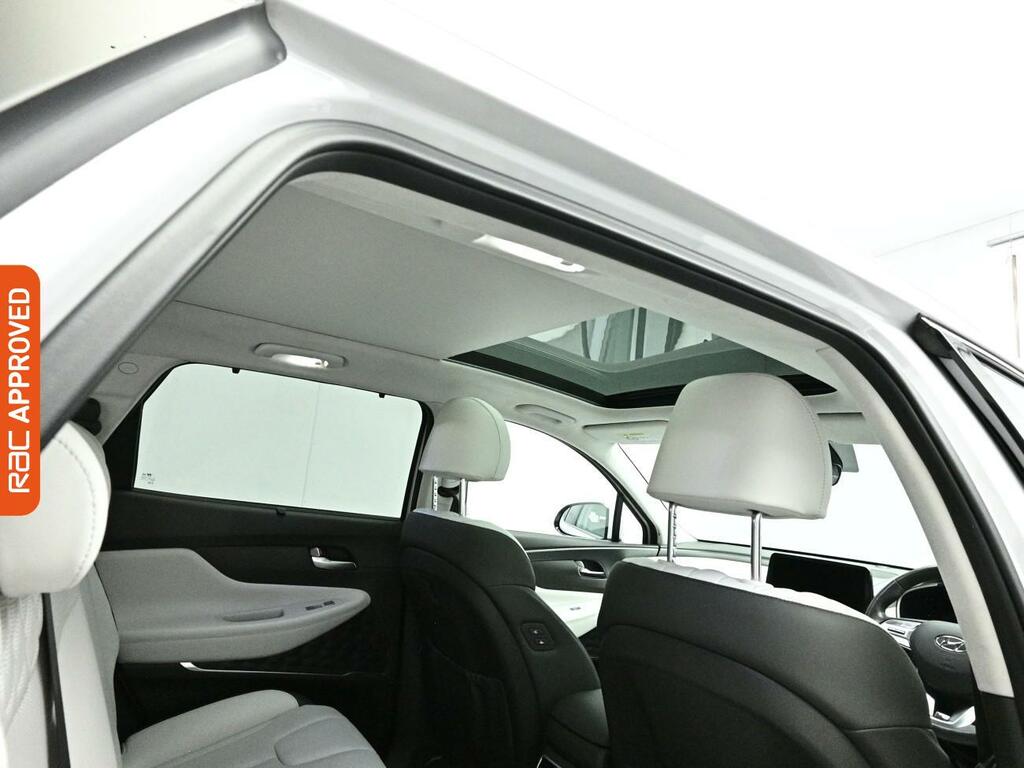 Hyundai Santa Fe Premium White #16