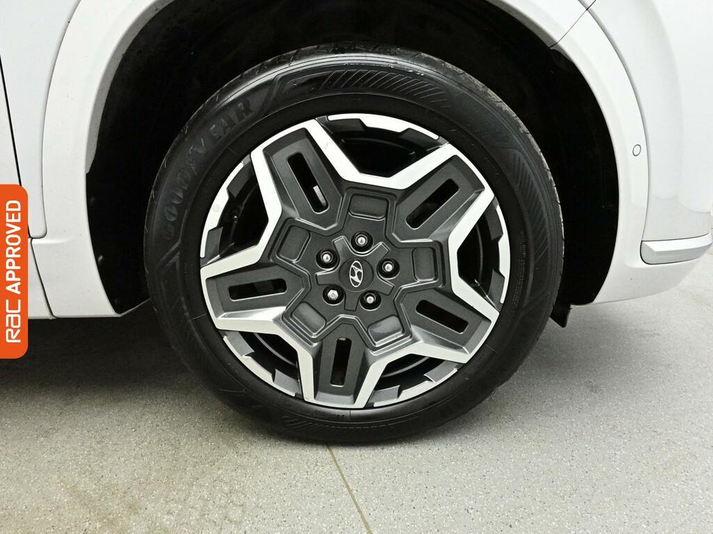 Hyundai Santa Fe Premium White #27