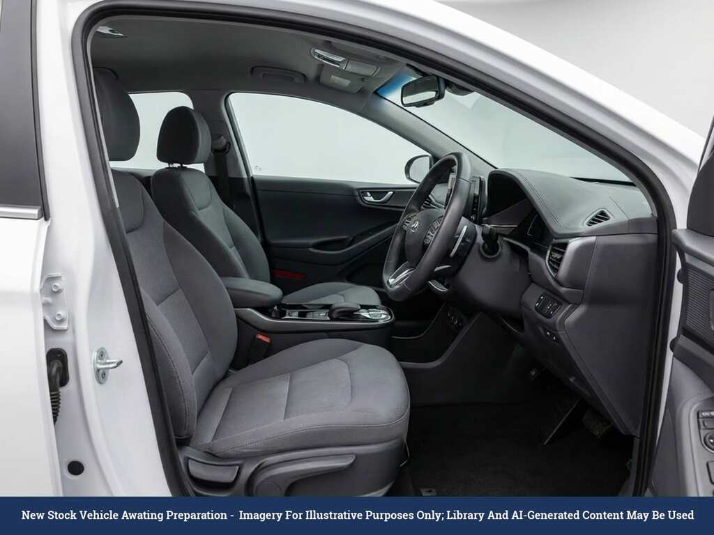 Hyundai Ioniq 38.3Kwh Premium Hatchback 136 P White #2