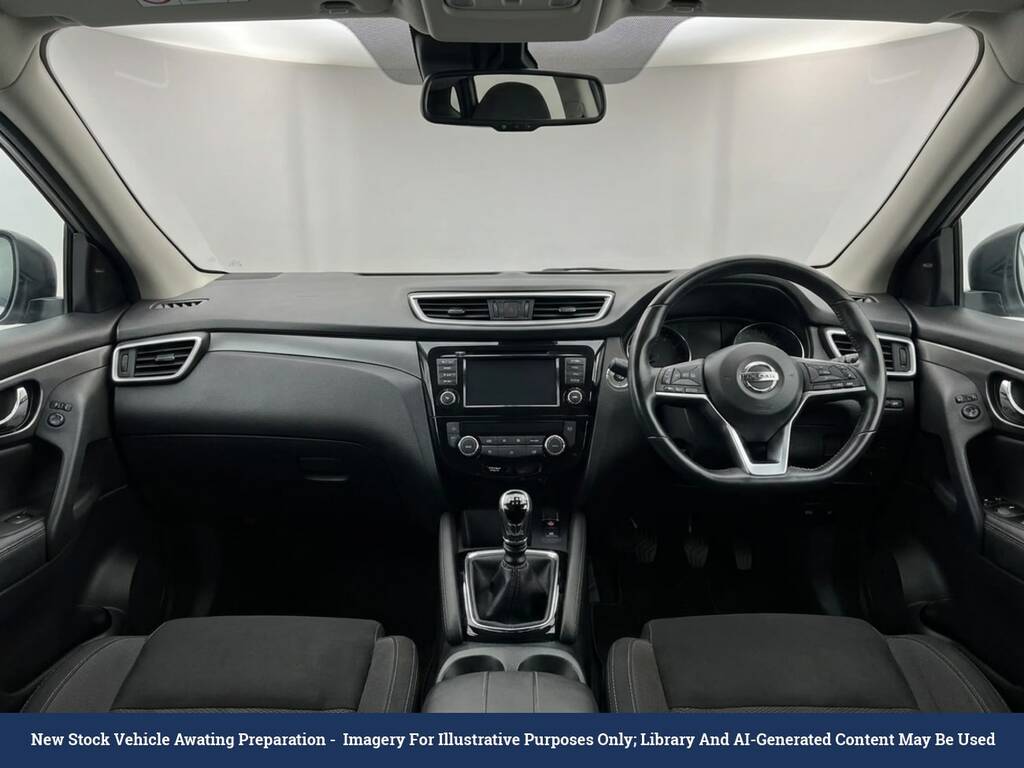 Nissan Qashqai Hatchback Red #5