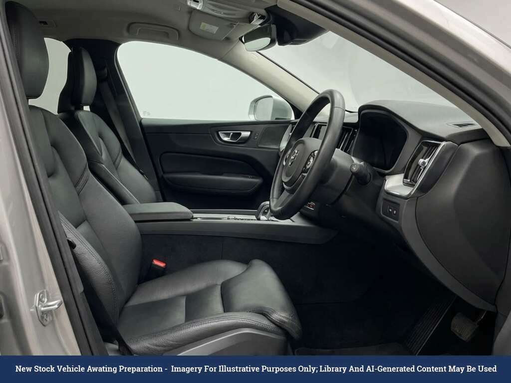 Volvo XC60 2.0H T6 Recharge 18.8Kwh Plus Suv Plug- Silver #2
