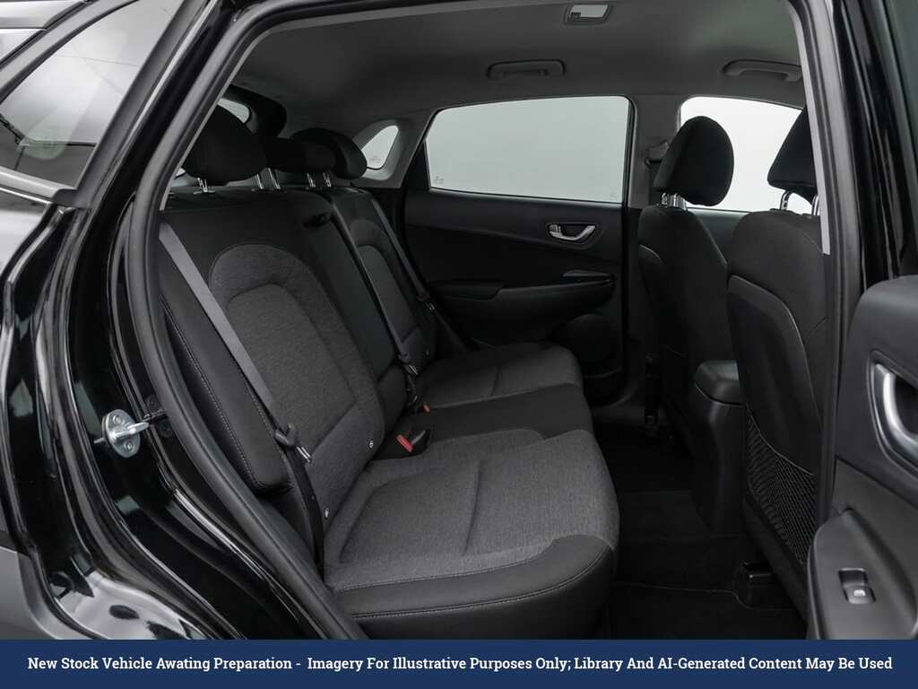 Hyundai Kona 64Kwh Premium Suv 10.5Kw Charge Black #4