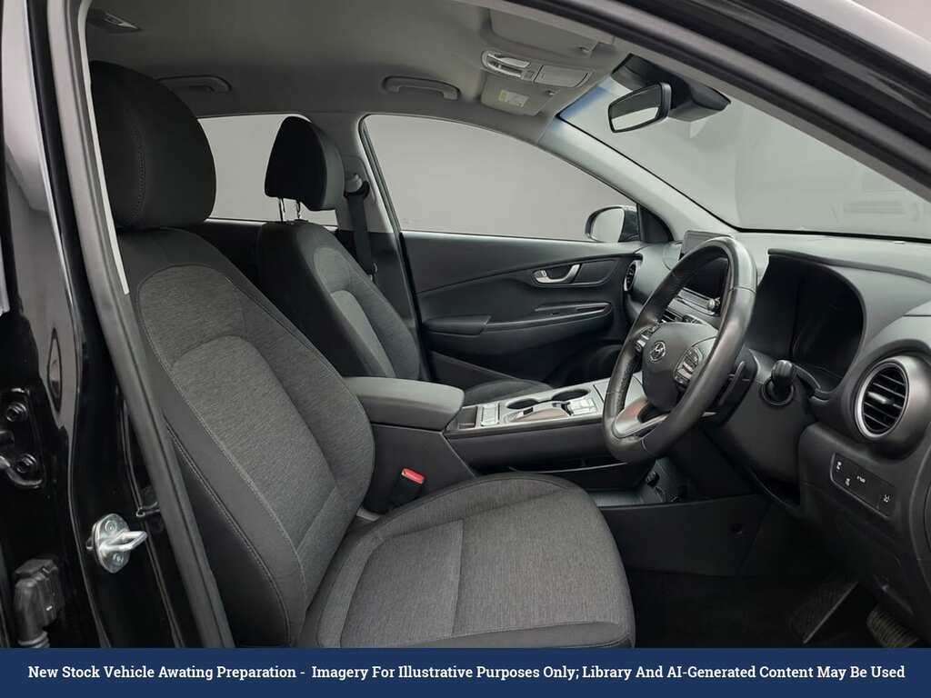 Hyundai Kona 64Kwh Premium Suv 10.5Kw Charge Black #3
