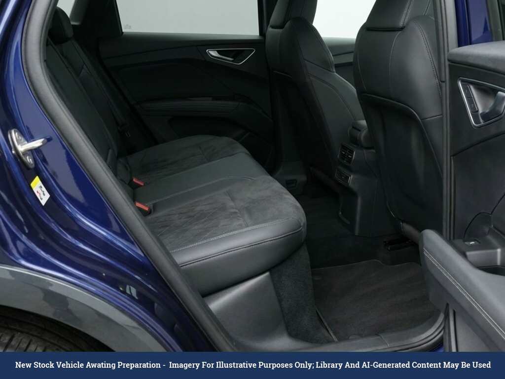 Audi Q4 E Tron 40 S Line Sportback 82Kwh 204 P Blue #4